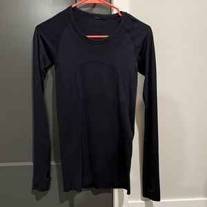 Lululemon Swift Navy long sleeve tee - size 4, runs small